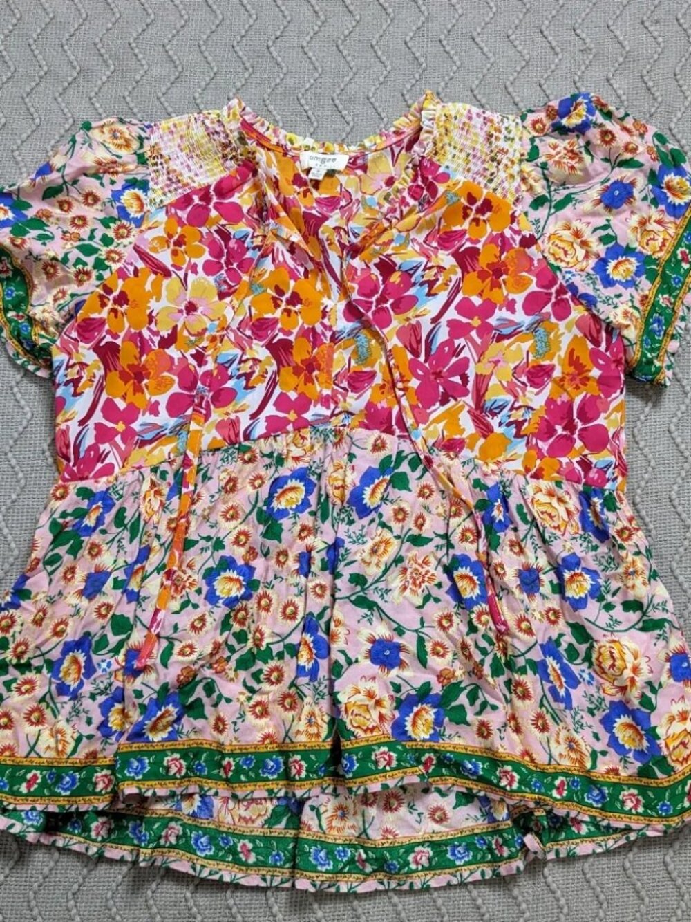 Colorful Women's Clothing Bundle Size Medium - Picture 7 of 7
